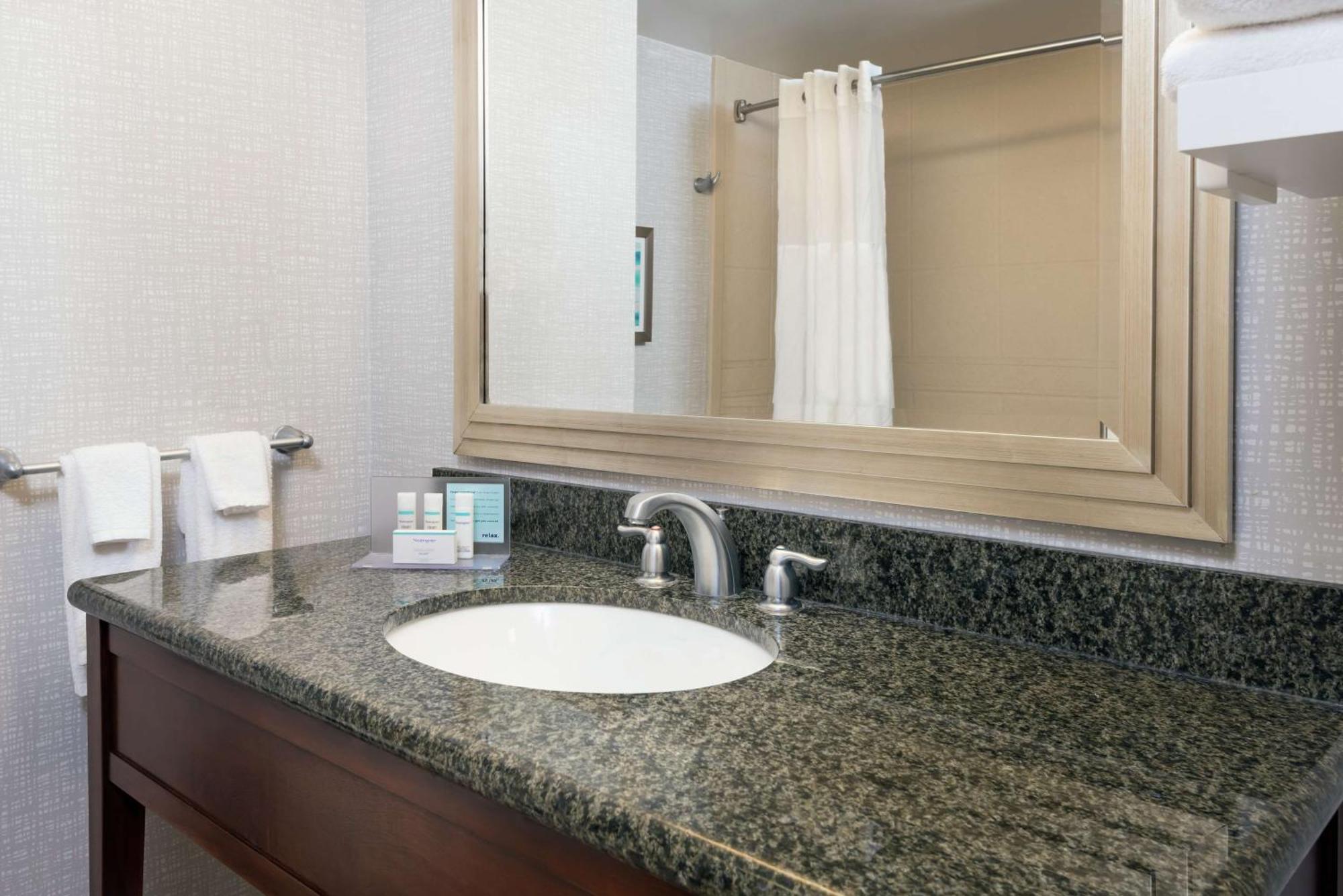 Hampton Inn & Suites Orlando Airport At Gateway Village Extérieur photo
